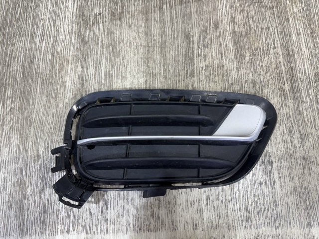 Решетка переднего бампера, правая 51117347946 BMW