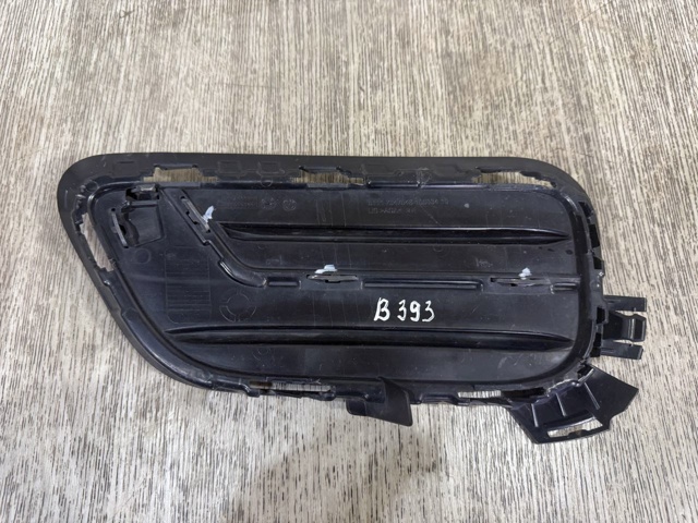 BMW 51117347946 Решетка бампера переднего правая в наличии Львов
