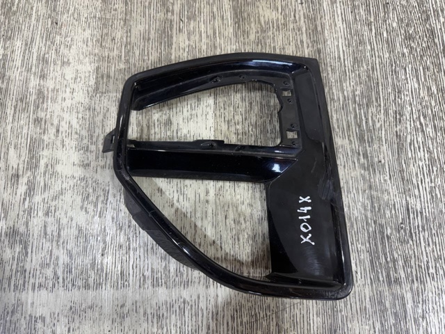 Молдинг решетки переднего бампера, правый 51118074270 BMW