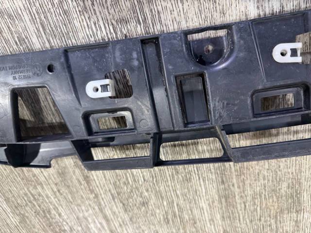 51118075658 BMW Кронштейн бампера переднего центральный купить в Запорожье