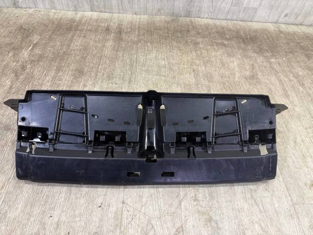 Кронштейн бампера заднего, центральный 51127420658 BMW