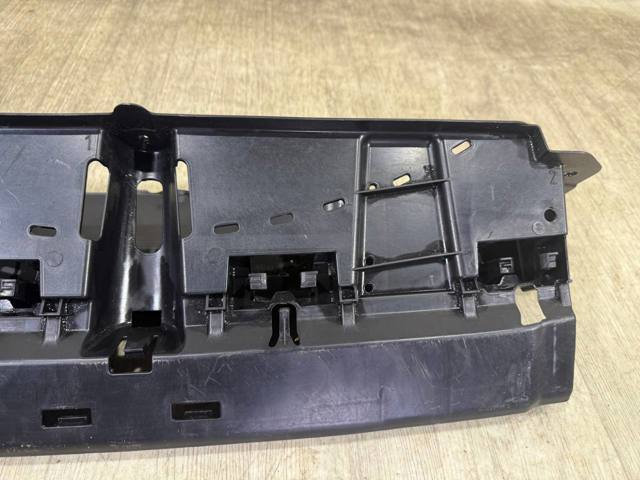 BMW 51127420658 Кронштейн бампера заднего центральный в наличии Украина