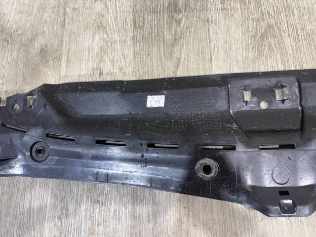 51767461970 BMW Накладка передней панели (суппорта радиатора) верхняя купить в Ирпень