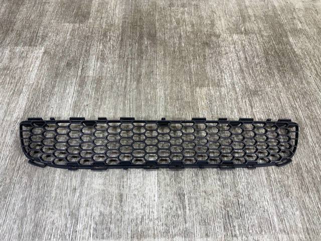 Решетка бампера переднего центральная 531120F010 TOYOTA