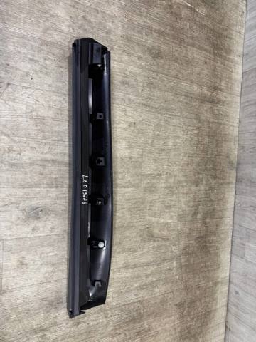 TOYOTA 7507778020 Молдинг двери задней правой нижний в наличии Полтава