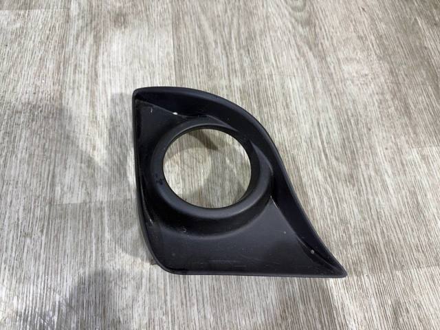 Заглушка ПТФ бампера переднего правая 8148153020 TOYOTA