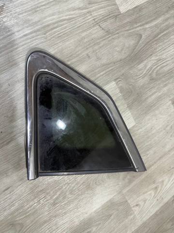 Стекло кузова/багажного отсека, правое 833124EA0A NISSAN