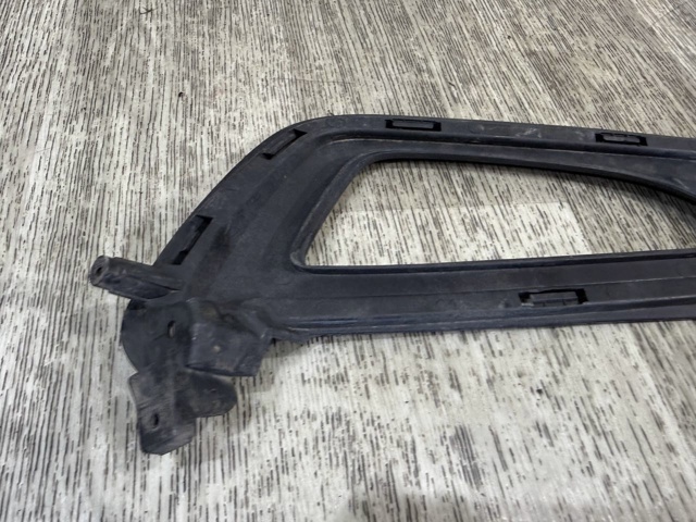 86525D7100 HYUNDAI Заглушка (решетка) противотуманных фар бампера переднего левая купить в Львов