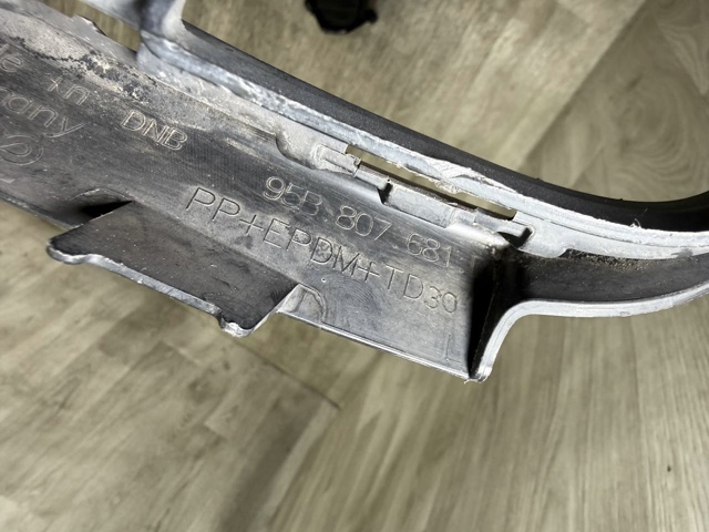 95B807681 PORSCHE купить в Запорожье
