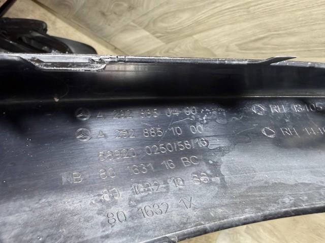 A2928850400 MERCEDES Накладка бампера переднего правая купить в Павлоград