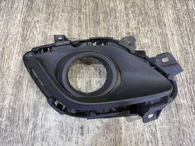 Заглушка противотуманок, левая GHR450C21 MAZDA