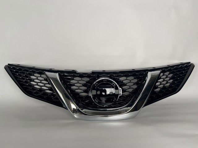 Решетка радиатора Nissan Qashqai II
