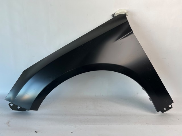 Крыло левое BM5Z16006B КИТАЙ