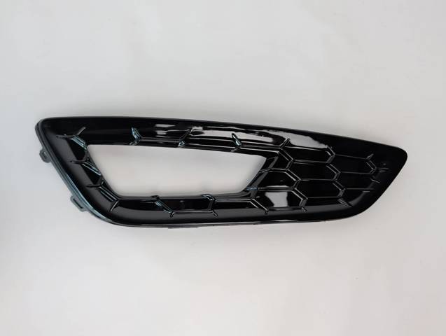 Решетка переднего бампера, правая F1EZ15266C КИТАЙ