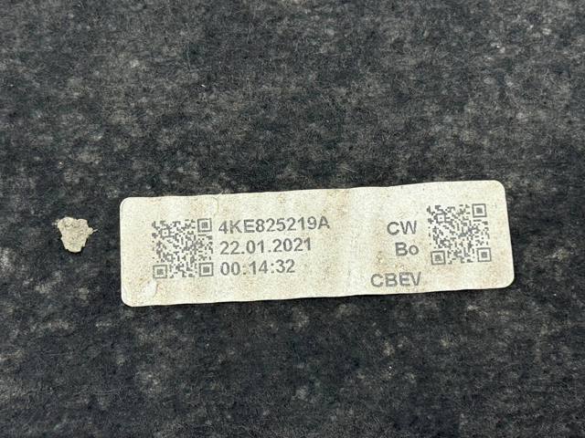 4KE825219A VAG Защита бампера заднего купить в Николаев