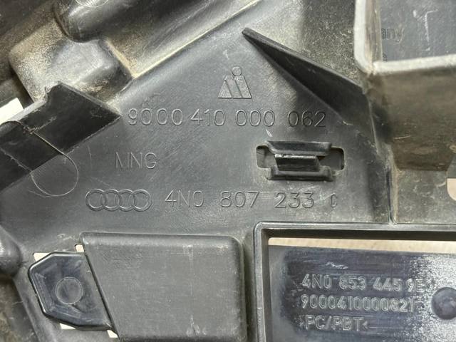 VAG 4N0807233C Кронштейн решетки радиатора в наличии Кривой Рог