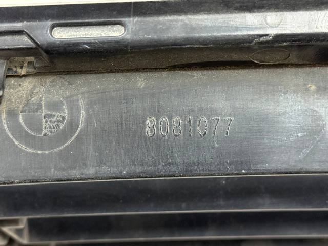 51118081077 BMW Решетка бампера купить в Кривой Рог