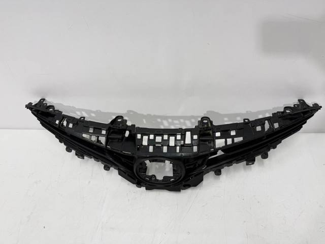 TOYOTA 5310133620 Решетка радиатора в наличии Днепр