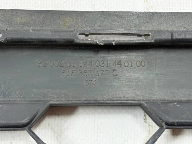 VAG 565853677C Решетка радиатора в наличии Ирпень