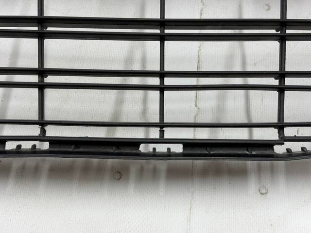 622540001R RENAULT Решетка бампера переднего купить в Черновцы