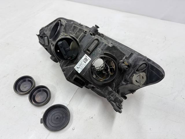 VAG 6V1941016C Правая фара в наличии Павлоград