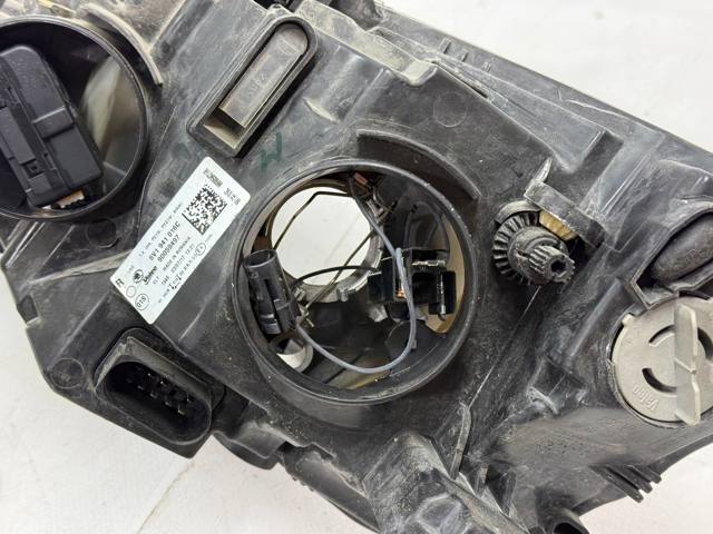 6V1941016C VAG Фара правая купить в Чернигов
