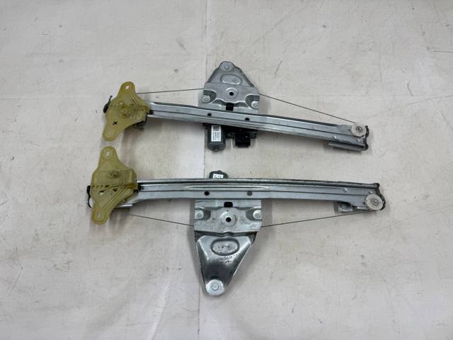 807210272R RENAULT Стеклоподъемник передней левой двери купить в Ирпень