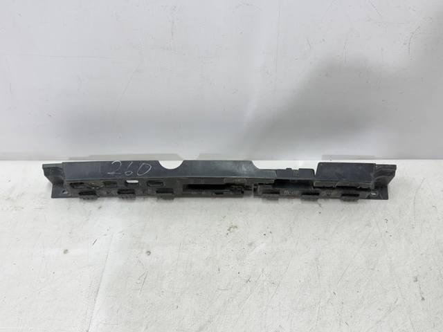 850425825R RENAULT Кронштейн бампера заднего центральный купить в Черновцы