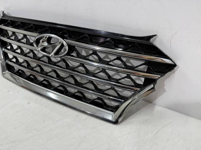 HYUNDAI 86351D7600 Решетка радиатора в наличии Украина