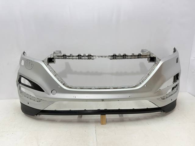HYUNDAI 86526D7110 Заглушка (решетка) противотуманных фар бампера переднего правая в наличии Ровно
