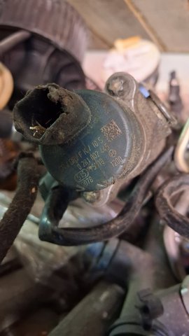 Регулятор давления в топливной рейке 0281002445 BOSCH