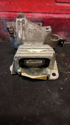 Правая подушка двигателя 112100039R RENAULT
