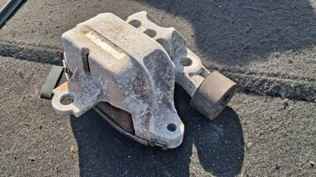 Левая подушка двигателя 112200014R RENAULT