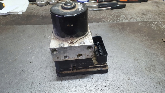 Блок управления ABS 13213610 OPEL