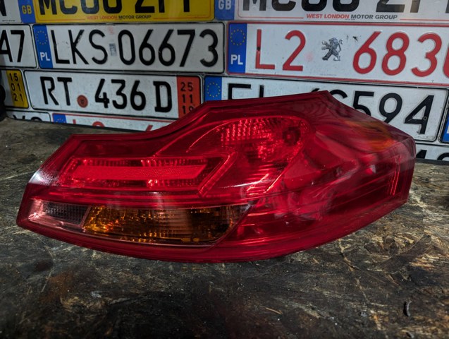 Правый стоп-сигнал 13226857 OPEL