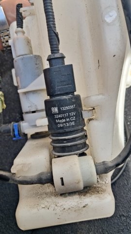 Помпа омывателя стекла передний/задний 13250357 GM