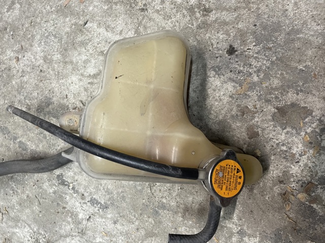 Водяной бачок системы охлаждения 1375A047 MITSUBISHI