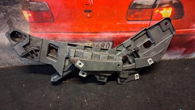 Правое крепление переднего бампера 1391282080 PEUGEOT