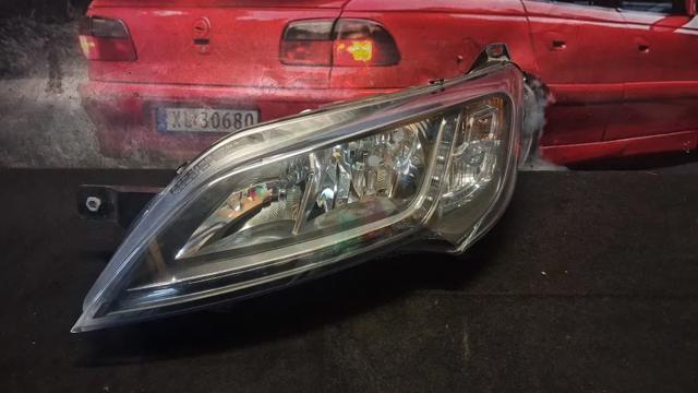 Фара левая передняя 1394433080 PEUGEOT