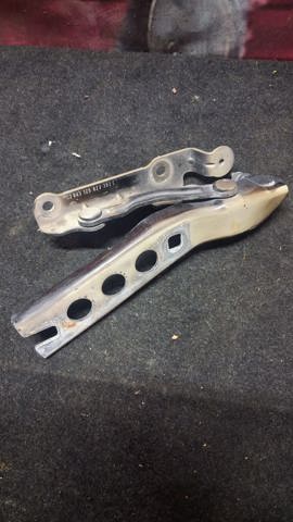 Завеса капота правая 1Z0823302C VAG