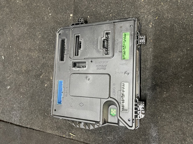 Коробка предохранителей 284B17715R RENAULT