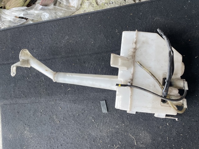 Бачок омывайки 289108H300 NISSAN