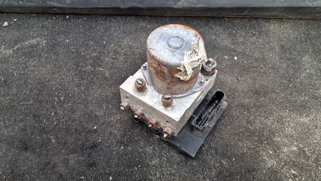 Блок управления АБС  47660JD010 NISSAN