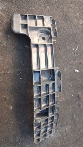 Левый кронштейн заднего бампера 5215648031 TOYOTA