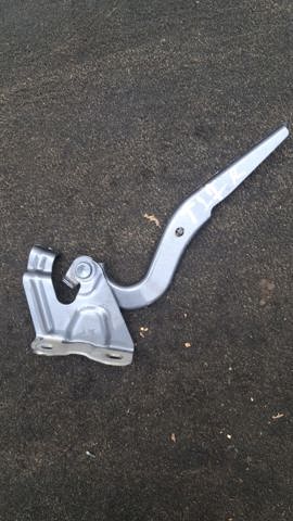 Правая петля капота  5341005040 TOYOTA
