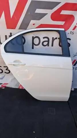 Дверь пассажирская задняя правая 5730A582 MITSUBISHI