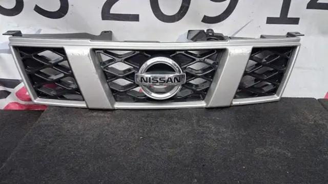 Облицовка радиатора 62310JG40A NISSAN