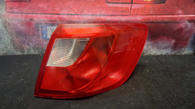 Фара задняя правая внешняя 6J8945096 VAG