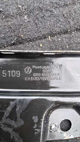 VAG 6R0805931A Кронштейн суппорта радиатора верхний в наличии Львов