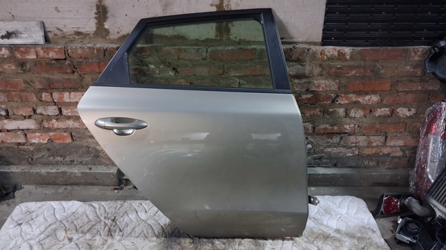 Дверь задняя в сборе 77004A2200 HYUNDAI
